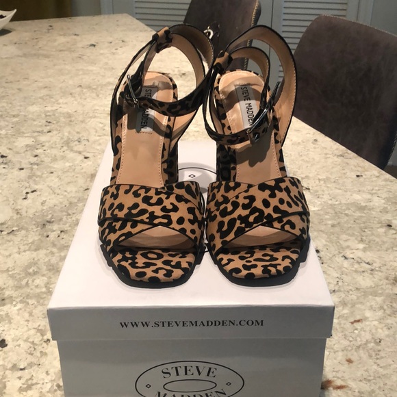 Steve Madden Ankle Leopard Shoes - Picture 5 of 5